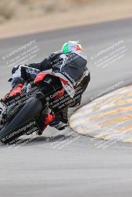 media/Dec-17-2022-SoCal Trackdays (Sat) [[224abd9271]]/Turn 10 Backside (120pm)/